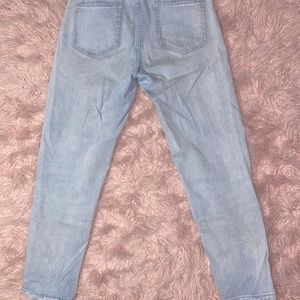 Ripped high waisted jeans